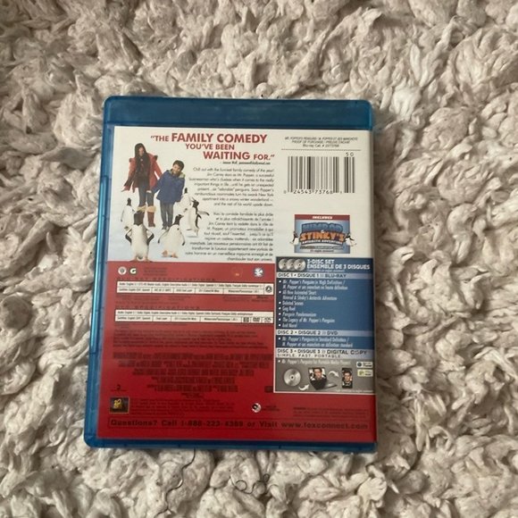 Mr. Poppers Penguins Blu- Ray + DVD + Digital Copy - Picture 5 of 5